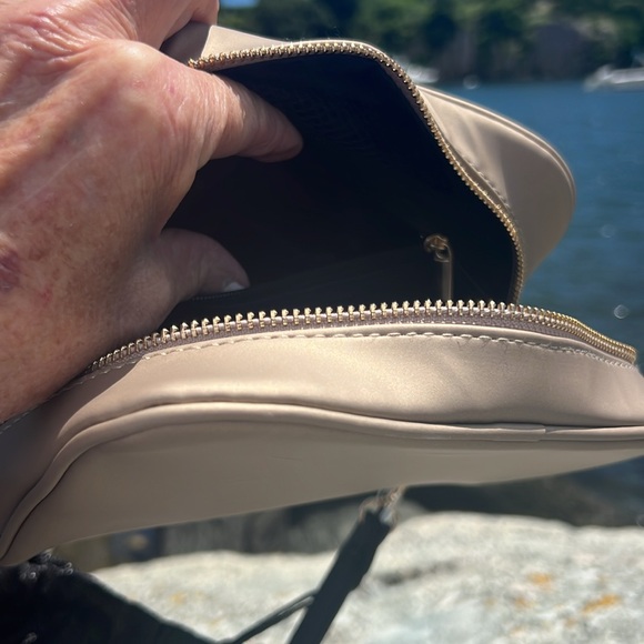 Versace perfume bag - Picture 8 of 8